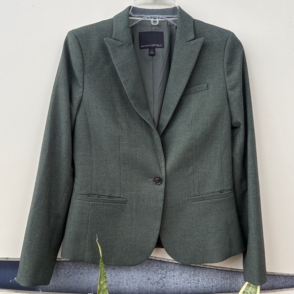 Banana Republic Jackets & Blazers - Banana Republic Women's Forest Green Blazer